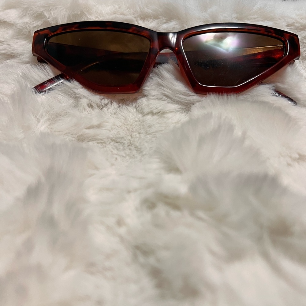 Tortoise Shell Sunglasses - Picture 5 of 5